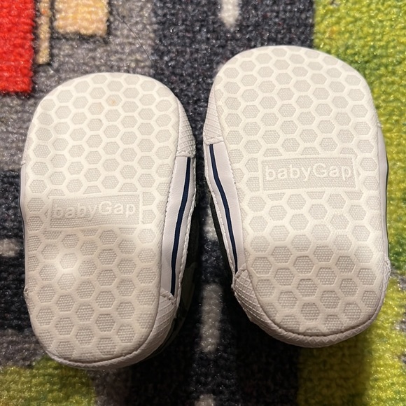 THREE pair of baby shoes, size 0-3 months EUC! Dinosaur, camouflage, blue! - Picture 5 of 7